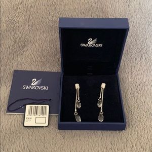 Swarovski Crystal Dangling Drop Earrings!